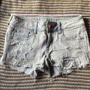 American Eagle Outfitters stretch Shortie Jean shorts light wash lace size 2